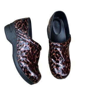 Croft & Barrow Comfort Clogs Cheetah Animal Print Women’s Slip on Shoes size 7.5